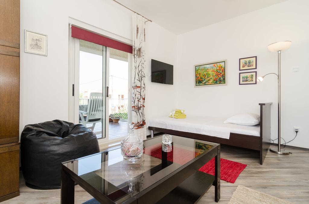 Veve Apartment *